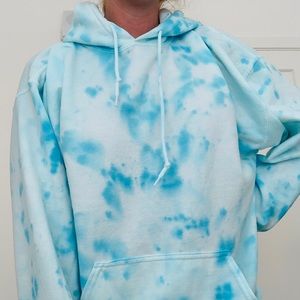 BLUE TYE DYE SWEATSHIRT